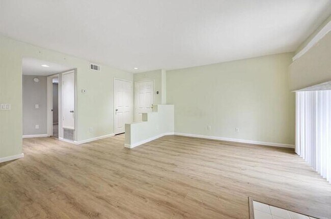 Foto del edificio - Remodeled 2BD Condo in the Heart of Old Poway