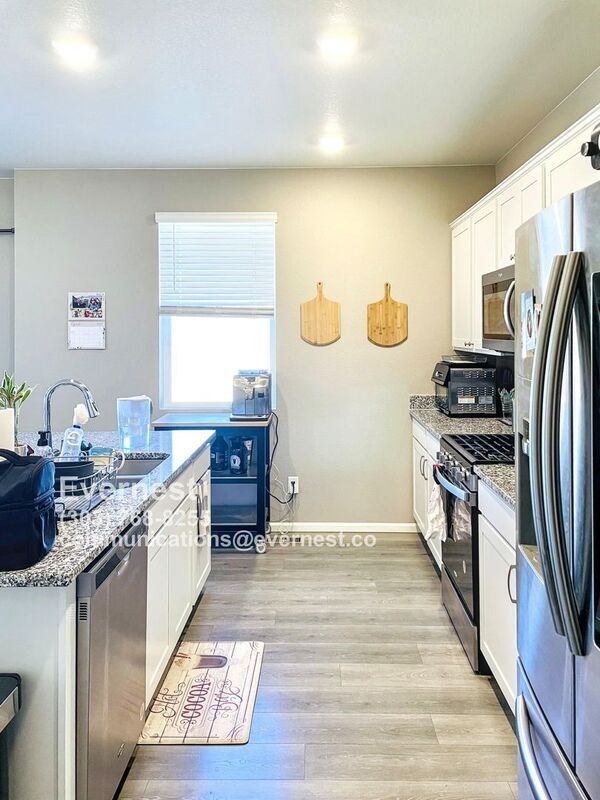 Foto del edificio - 6901 Whisper Trail Ln