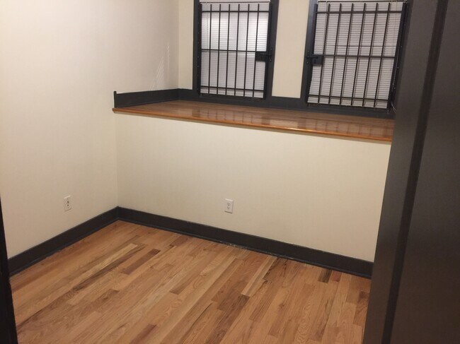 Bedroom - 1727 N Gratz St