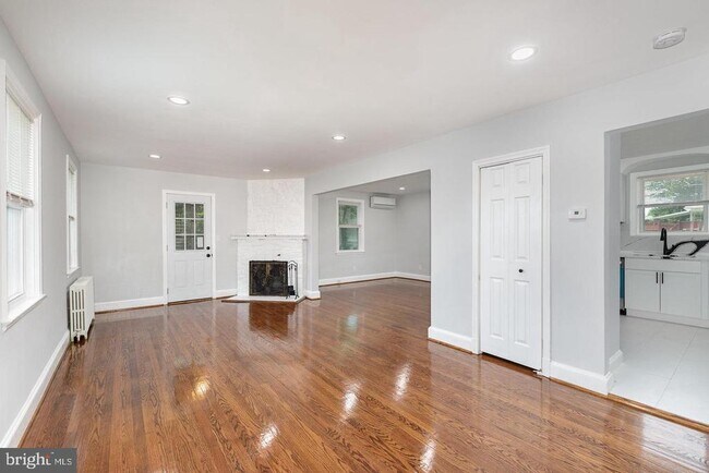 Foto del edificio - 6301 Liberty Rd