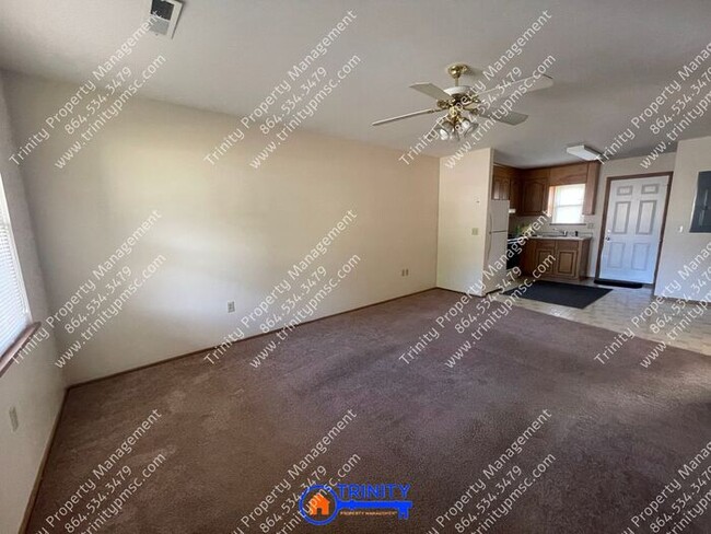 Foto del edificio - Charming 2 Bedroom 1 Bathroom Duplex Avail...