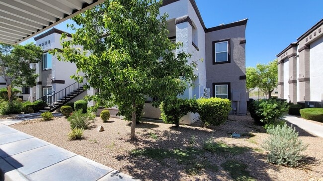 Building Photo - 7255 W Sunset Rd