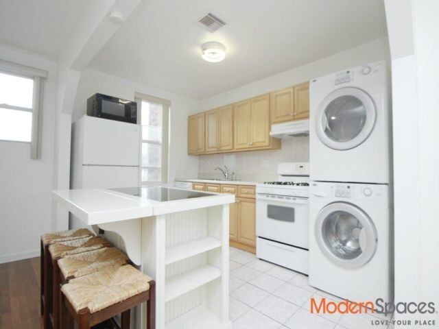 Primary Photo - 38-30 Crescent St