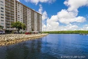 Primary Photo - 20200 NE 29th Ct