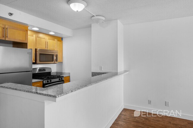 Building Photo - 53 Boerum Pl