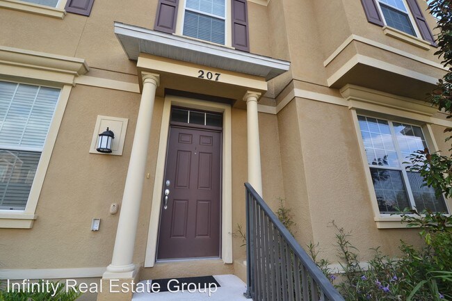 Building Photo - 2 br, 2.5 bath House - 207 Silverglen Lane