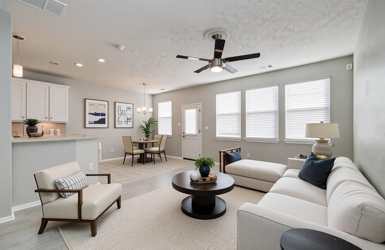 Foto principal - 14319 Mirkwood Ln