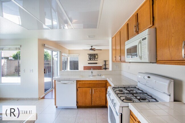 Building Photo - Charming 4-Bedroom Home with Mountain View...