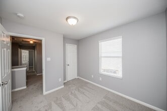 Building Photo - 1631 Dove Run