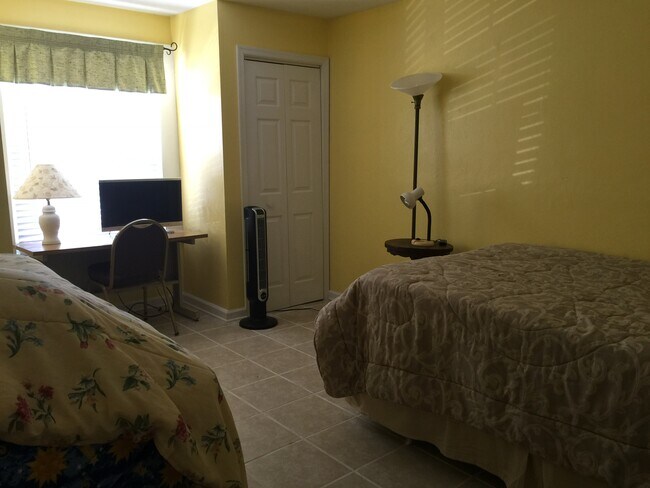 Second bedroom - 9720 8th View St