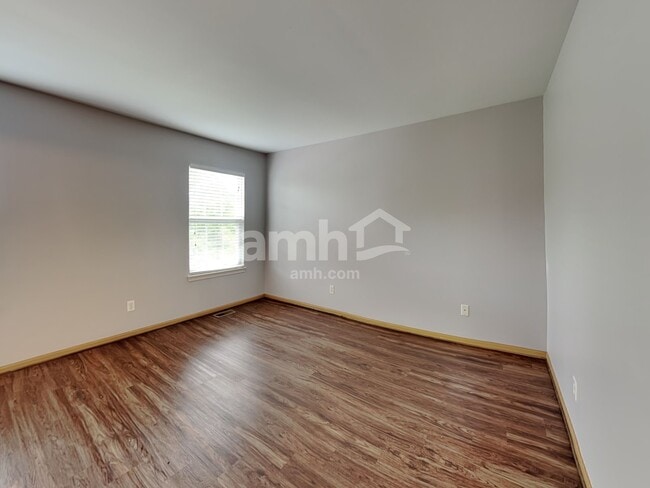 Building Photo - 21343 Earhart Ct