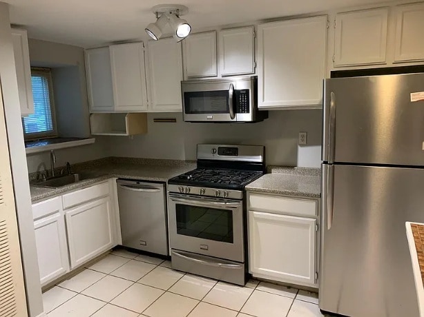 Foto del edificio - 120 Glen Hollow Dr