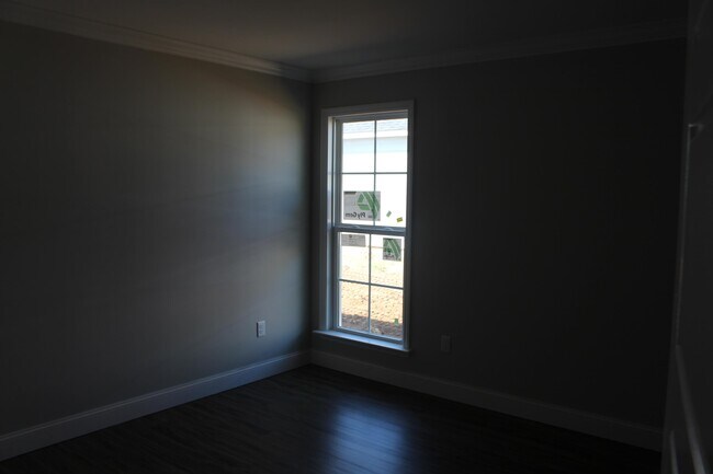 Building Photo - 150 Marlow Ln