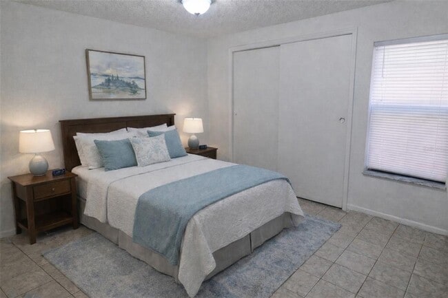 Building Photo - 12165 Sandal Creek Way