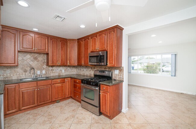 Building Photo - 4 BD/2 BA IN THE HEART OF INDIAN VILLAGE