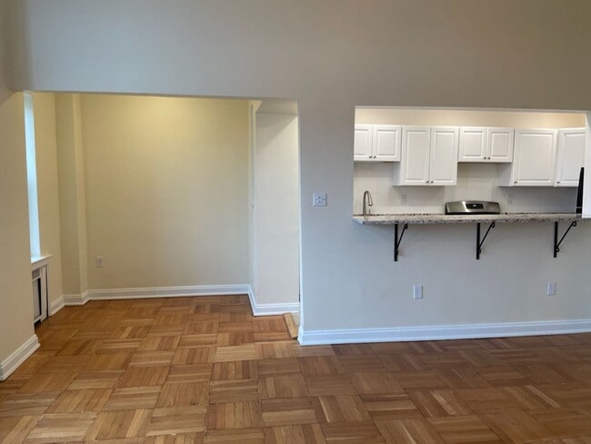 Interior Photo - The Royal York Apartments