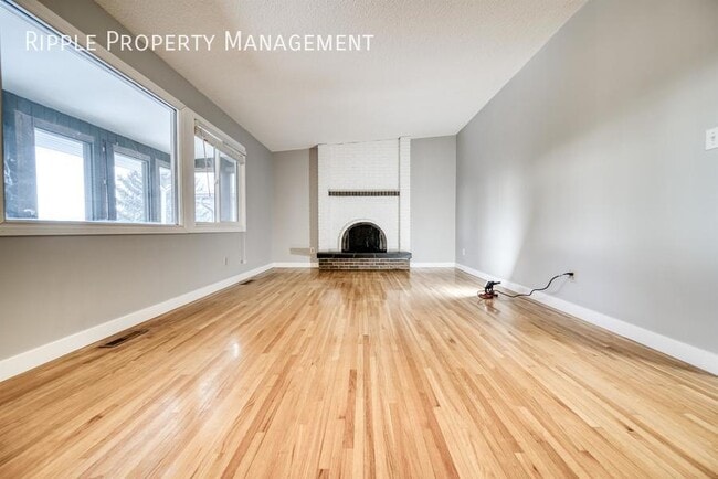 Building Photo - Modern 3 Beds, 2 Baths Main Floor/ Upper |...
