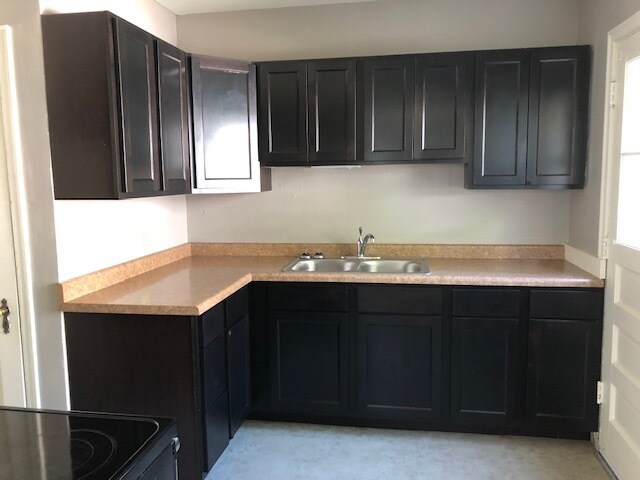 Foto del edificio - 404 Melrose Ct