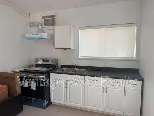 Photo du bâtiment - 907-907 Sutherland Ave