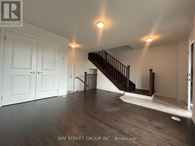 Building Photo - 55 Sorbara Wy