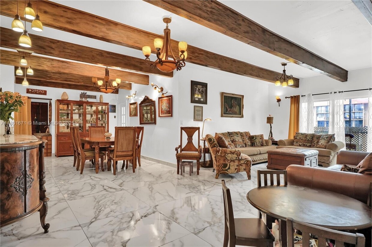 Foto principal - 16750 NE 10th Ave