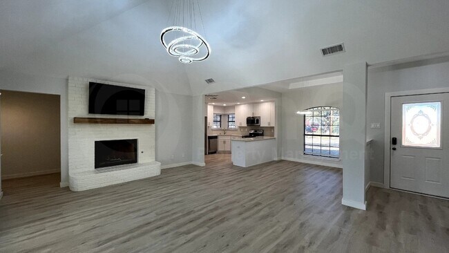 Foto del edificio - 130 Hunters Glen Dr