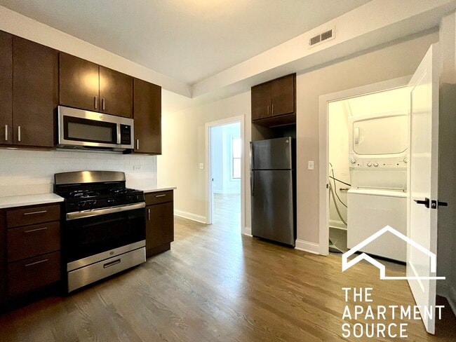 Photo - 3401 W Fullerton Ave Apartment