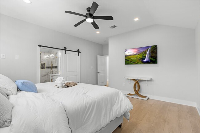 Foto del edificio - 2420 Briley St