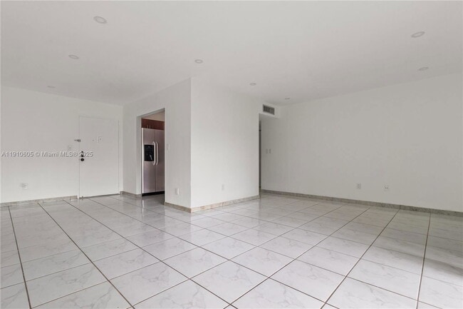 Foto del edificio - 10353 N Kendall Dr