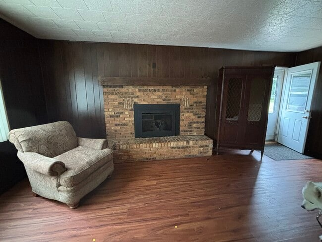 Building Photo - 103 Booth Dr