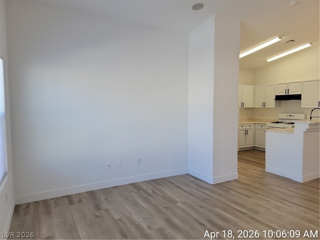 Foto del edificio - 8823 Roping Rodeo Ave
