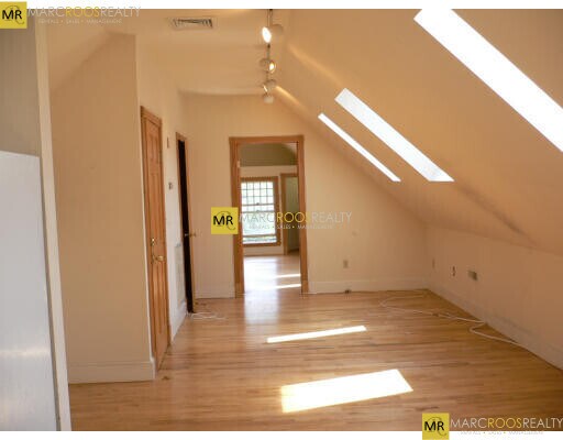Building Photo - 89 Hillside St