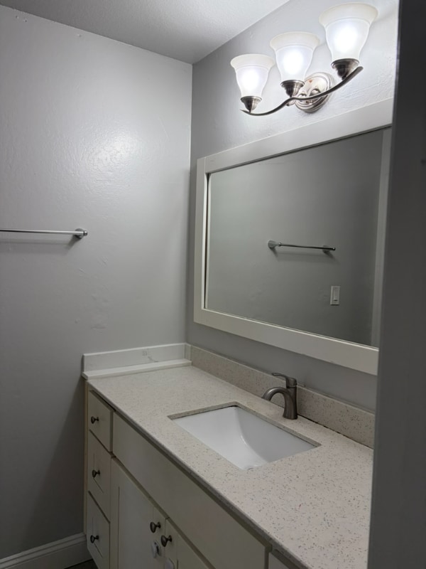 Building Photo - 320 Franciscan Ct