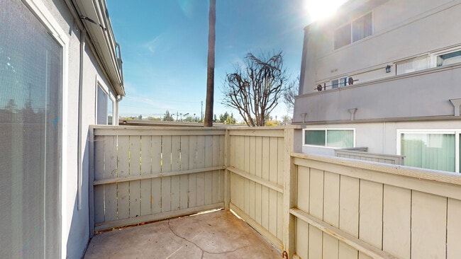 Interior Photo - Rosebeach