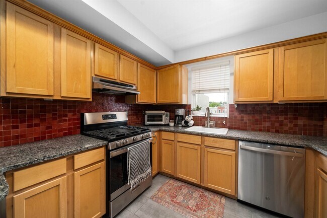 Foto del edificio - 536 Grand St