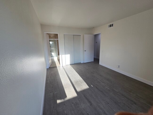 Foto del edificio - 4502 Donner Ct