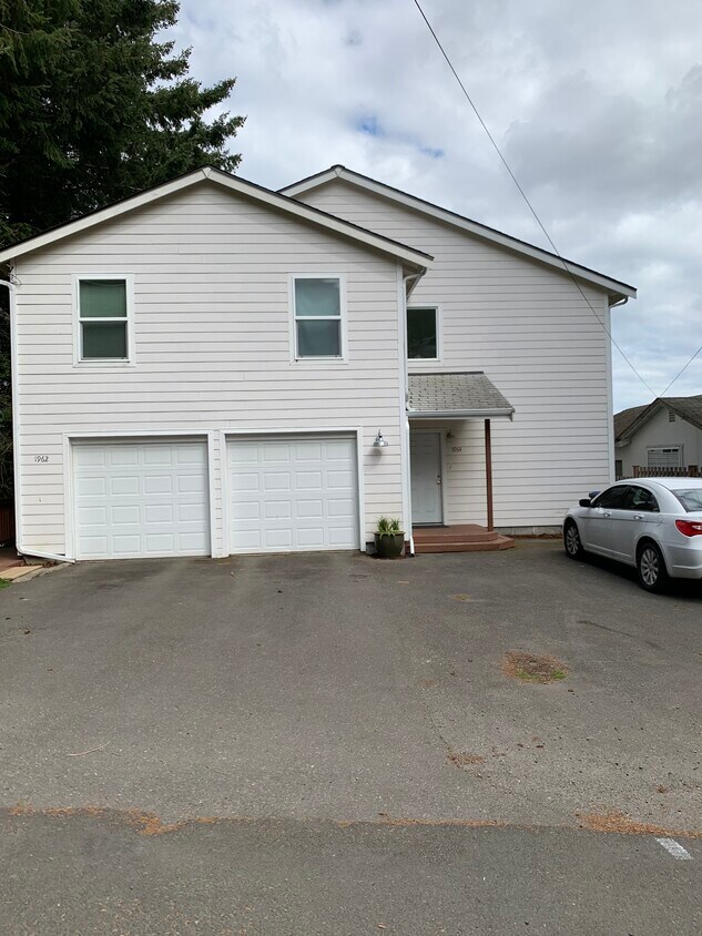 1964 Front Ave W Unit 1962, Bremerton, WA 98312 Apartments in