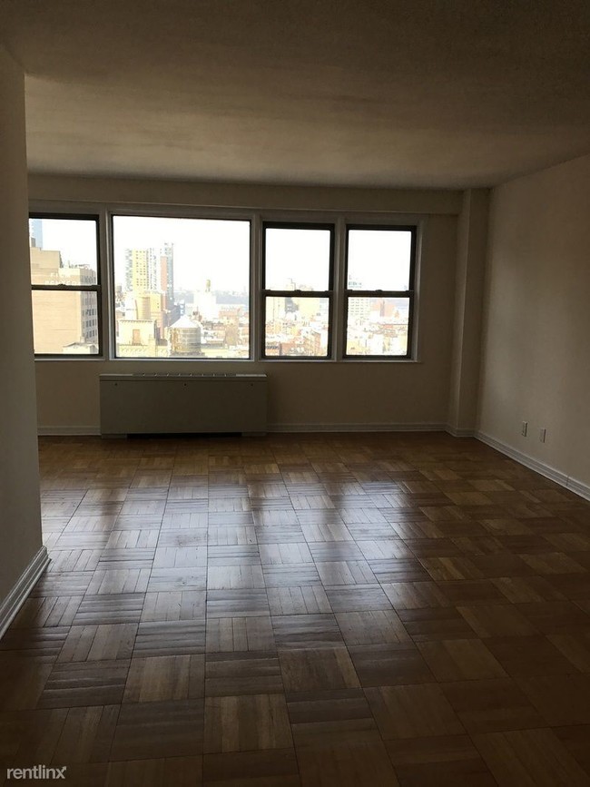 Building Photo - 301 W 46th St