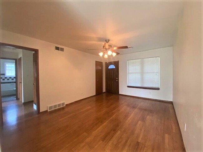 Foto del edificio - 5332 Monte Dr
