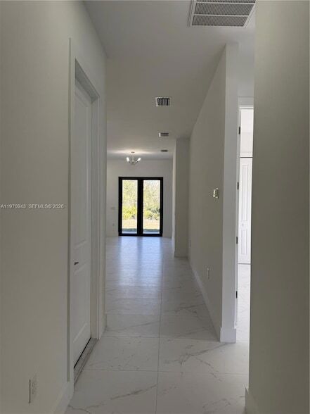 Building Photo - 20 Organ St