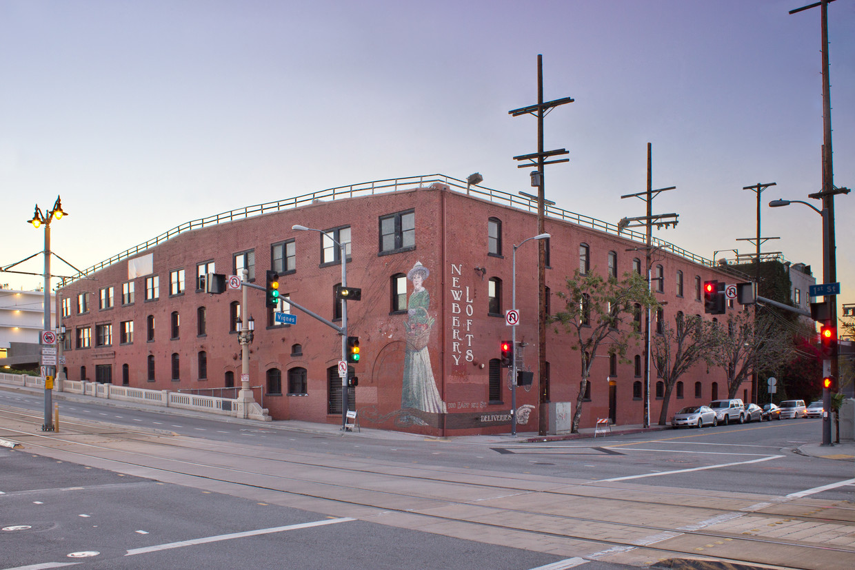 Foto principal - The Newberry Lofts / Artist Loft Apartments