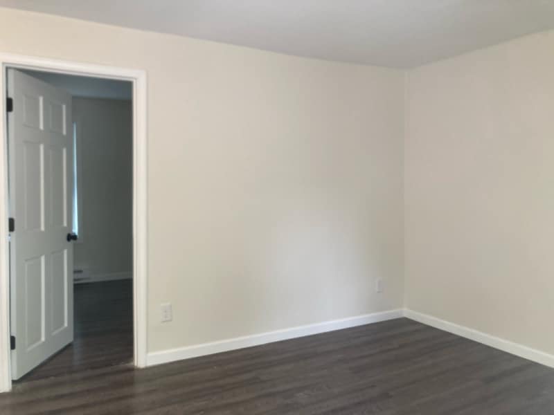 Building Photo - 110 W Willow Dr