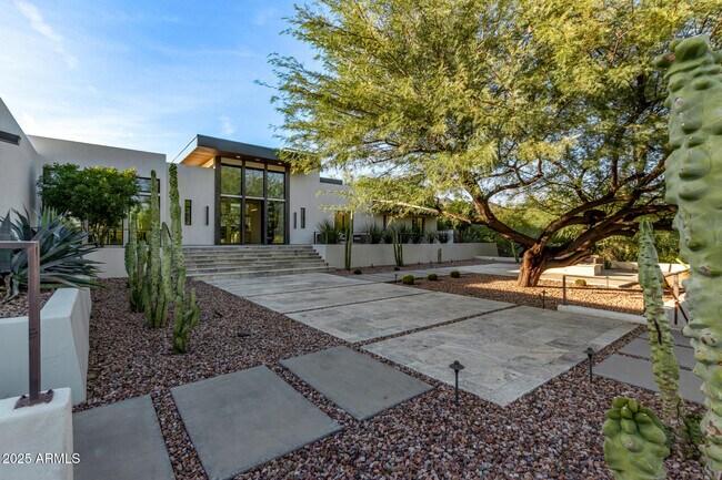 Foto del edificio - 6636 N 48th St