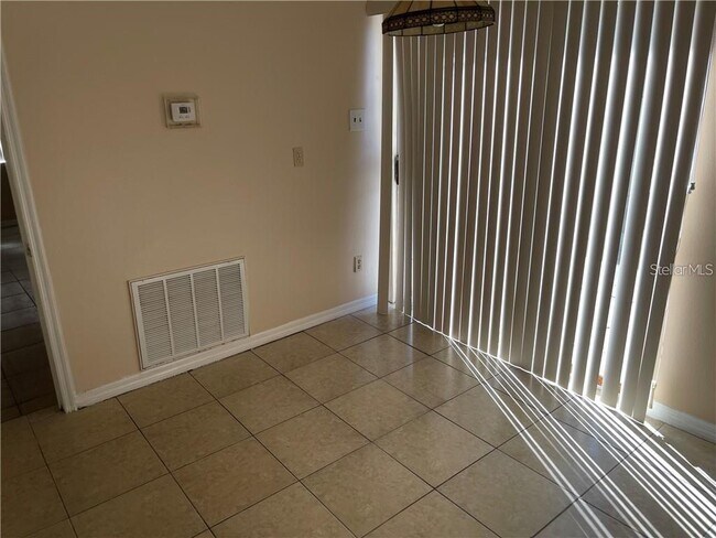 Building Photo - 613 Carol Terrace