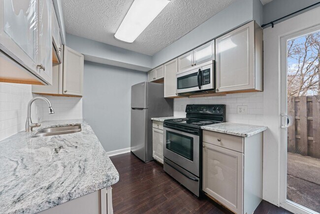 Foto del edificio - 444 Edinburgh Rd