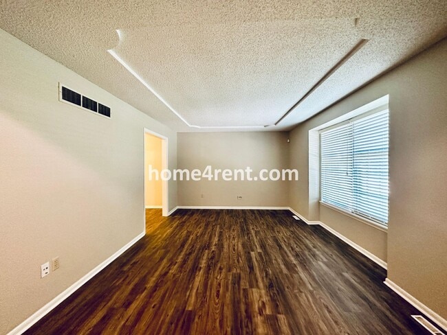 Foto del edificio - Beautiful Overland Park Home!