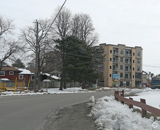 Building Photo - Fairview Condominiums