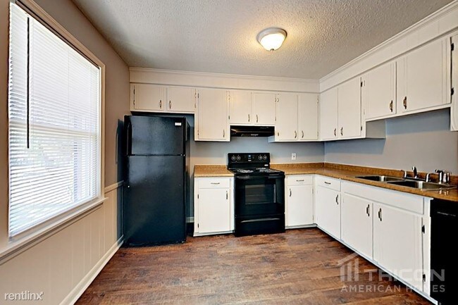 Foto del edificio - 303 Charwood Ln