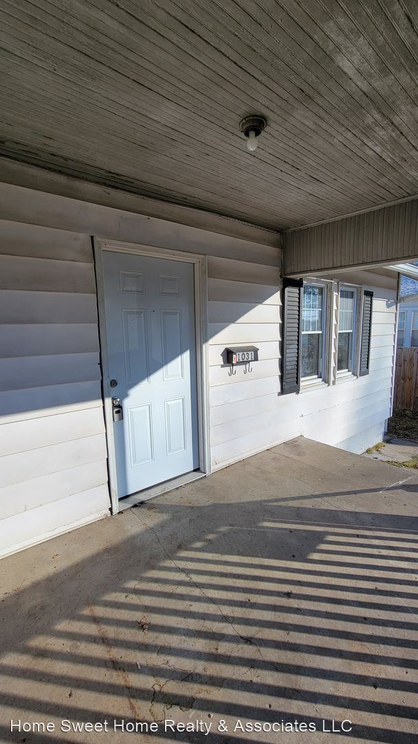Building Photo - 2 br, 1 bath House - 1031 W Chase