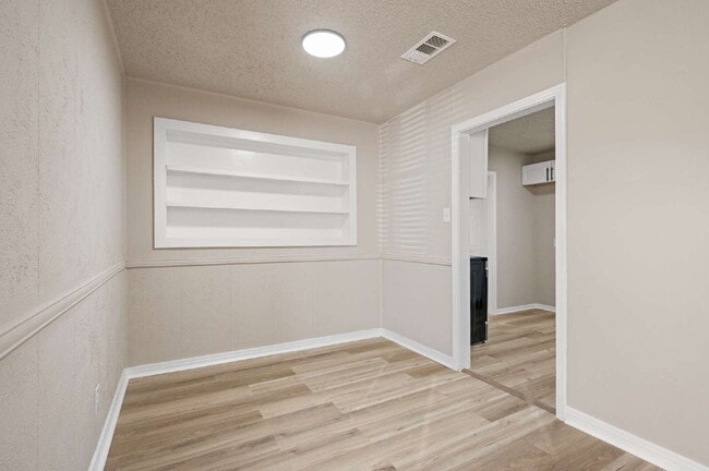 Foto del edificio - "Updated 4-Bedroom Gem in Fort Worth – Close to all things Ft Worth!"